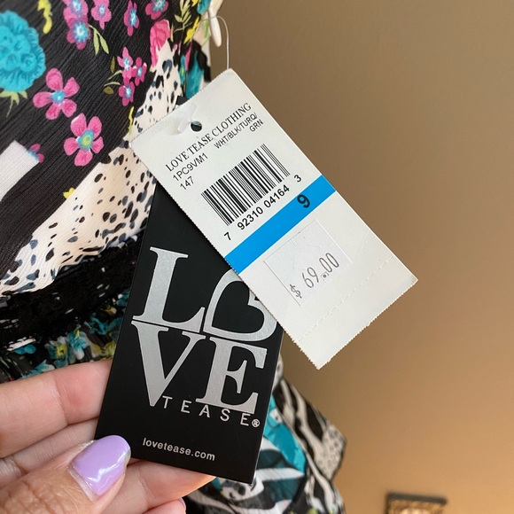 Love tease printed dress new with tags - Picture 11 of 12